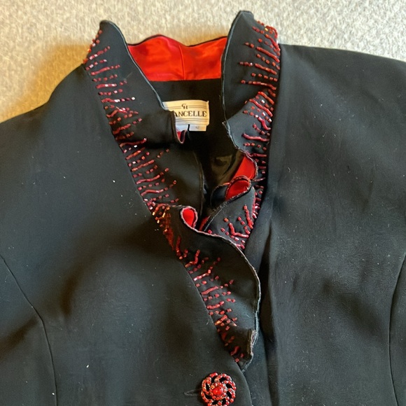 Stunningly beautiful Red trim & red dazzling beaded blazer/jacket✨ - Picture 15 of 15